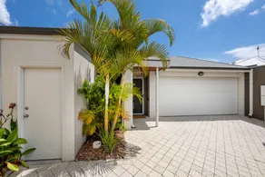Seascape Family Villa Scarborough | 4 Bed 2 Bath| - Image 5