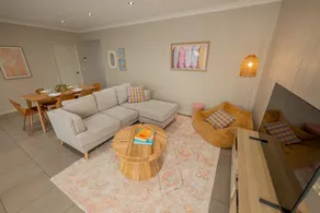 Seascape Family Villa Scarborough | 4 Bed 2 Bath| - Image 3