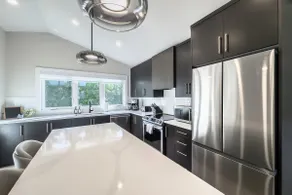 Luxury Loft On Mary St Near Wineries & Downtown - Image 5
