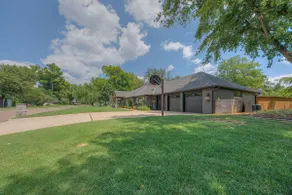 OU Luxury Retreat! Hottub + Heated Pool! - Image 4