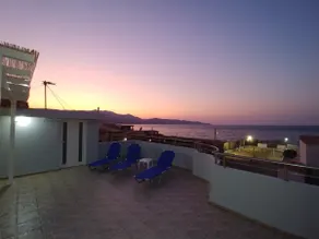 Comfy Beachside Flat with Seaview 2 - Image 5