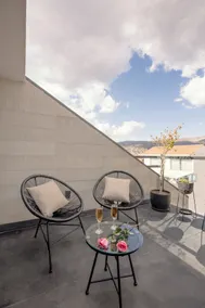 Penthouse with a view and private terrace close to everything - Image 2