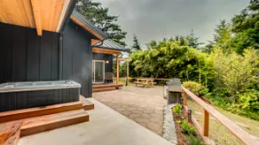 The Getaway Gem, SPA, sleeps 8 - Image 4