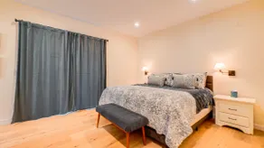 The Getaway Gem, SPA, sleeps 8 - Image 3