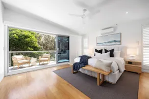 Surfside Villa - 50m to beach access, heated pool - Image 2