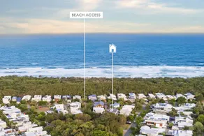 Surfside Villa - 50m to beach access, heated pool - Image 5
