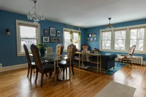 The Aviary: A Sunny, 2nd Floor, Vintage Duplex - Image 4