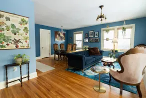 The Aviary: A Sunny, 2nd Floor, Vintage Duplex - Image 3