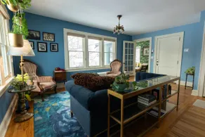 The Aviary: A Sunny, 2nd Floor, Vintage Duplex - Image 2