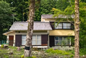 3BR Forest Retreat Sleeps 8 Walk to Nikko Temples - Image 2