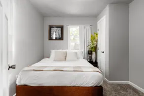 Sunlit Bliss Home | Near Ferry & Naval Base - Image 2