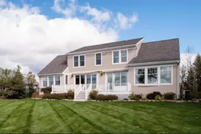 Beautiful Waterfront Property - Image 4