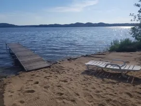Beautiful Waterfront Property - Image 5
