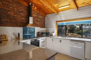 Ocean Breeze • Sleeps 12 - Image 4