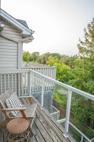 4 BDRM with Waterfront & Hot Tub - Image 4