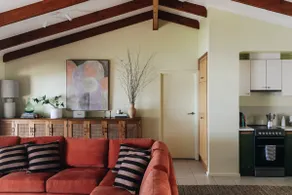 Luxury Waterfront Design Stay With Private Jetty - Image 2