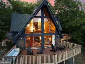 Cozy Chalet in Front Royal w Mtn Views & Game Room - Image 2