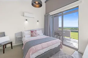 Lux 2-Bedroom Spa Apartment with Ocean Views - Image 4