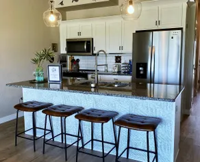 The Gallery: Stylish 2BR/2BA Near Golf & KSU - Image 3