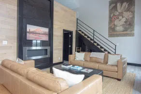 Modern, Spacious Loft in Douglas | Free Parking - Image 2