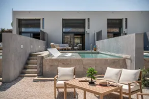 Elia | Luxury Pool Suite - Image 3