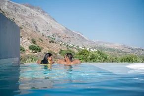 Elia | Luxury Pool Suite - Image 4