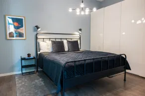 Top Spot | Smart TV | Comfy King Bed & Workspace - Image 3