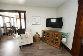 Stylish and Cozy Stay - Image 2