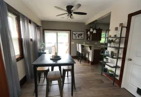 Stylish and Cozy Stay - Image 5
