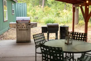Cabin for 10 w/ Fireplaces, BBQ, Patio & Games! - Image 3