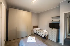 [2 Bedrooms 2 Bathrooms] • Parking • Hospital 350 m - Image 4