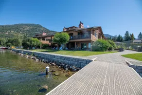 Waterfront - 2 Bedroom - Image 4