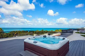 Eagle Beach Modern 2BR2BA Beachfront Condo w/ Pool - Image 4