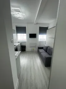 Seafront Studio Snug by the Sea - Sea Views - Image 2