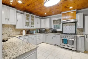 5bd/2ba - Modern Antique Home near Casinos - Image 3