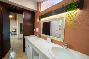 18 people, air conditioning, 4.5 bathrooms, 4 cars, pool, heater - Image 3