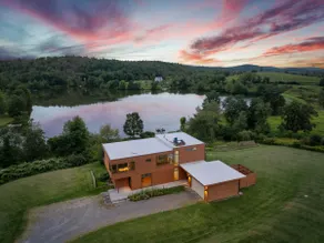 Lakeside Modern Escape | Gym • Kayaks • Fireplace - Image 2