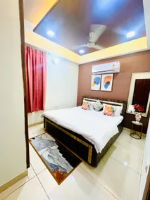 Cozy Entire Apt N/ EHCC,Fortis,Ck Birla ,JECC,Wifi - Image 3