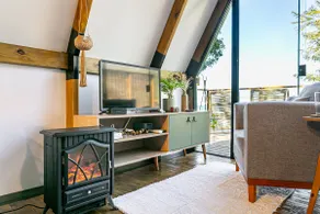 Cottage with heated hot tub, fireplace and SEA VIEW - Image 4