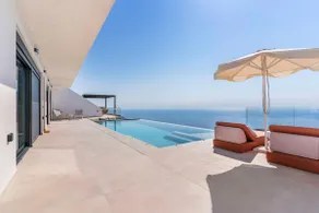 Brand new! Incredible seaviews! - Image 2