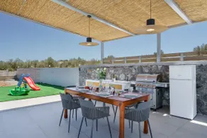 Family Villa Luna with Private Pool, Ping Pong and BBQ 1km from the beach - Image 3