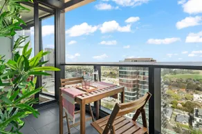 Skyview Retreat Box Hill | Parking | Roof Top Pool - Image 2