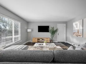 Stylish and Bright 3Bd Home, Amazing Deck, Game Room, Free Parking - Image 4