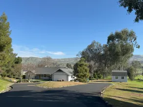 Cozy Country Home on 5 acres - 30 min to Sequoia - Image 3