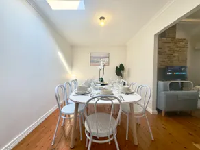 sunlit 4 bedroom house 10 min to Sydney CBD - Image 5