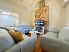 sunlit 4 bedroom house 10 min to Sydney CBD - Image 3
