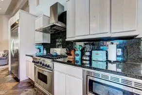 The Boho Alpine Hangout |Hot Tub| BBQ|Sleeps 10 - Image 5
