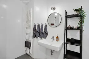 Luxury Design Altstadt Suite - 3BR & Free Parking by HERO HOMES Graz - Image 5