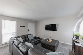 Central, Cozy & Quiet home in St. Louis. - Image 5