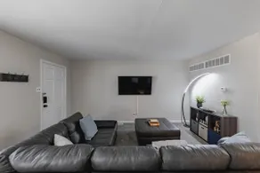 Central, Cozy & Quiet home in St. Louis. - Image 4